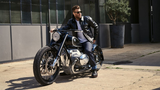 Motorrijder op Concept R18